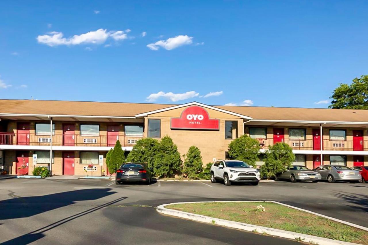 Oyo Hotel Edison Nj Route 1 Extérieur photo