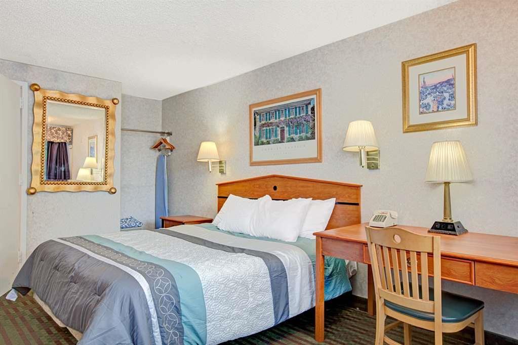 Oyo Hotel Edison Nj Route 1 Extérieur photo